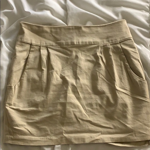 Tan Mini Skirt from 2000’s. - Picture 1 of 3